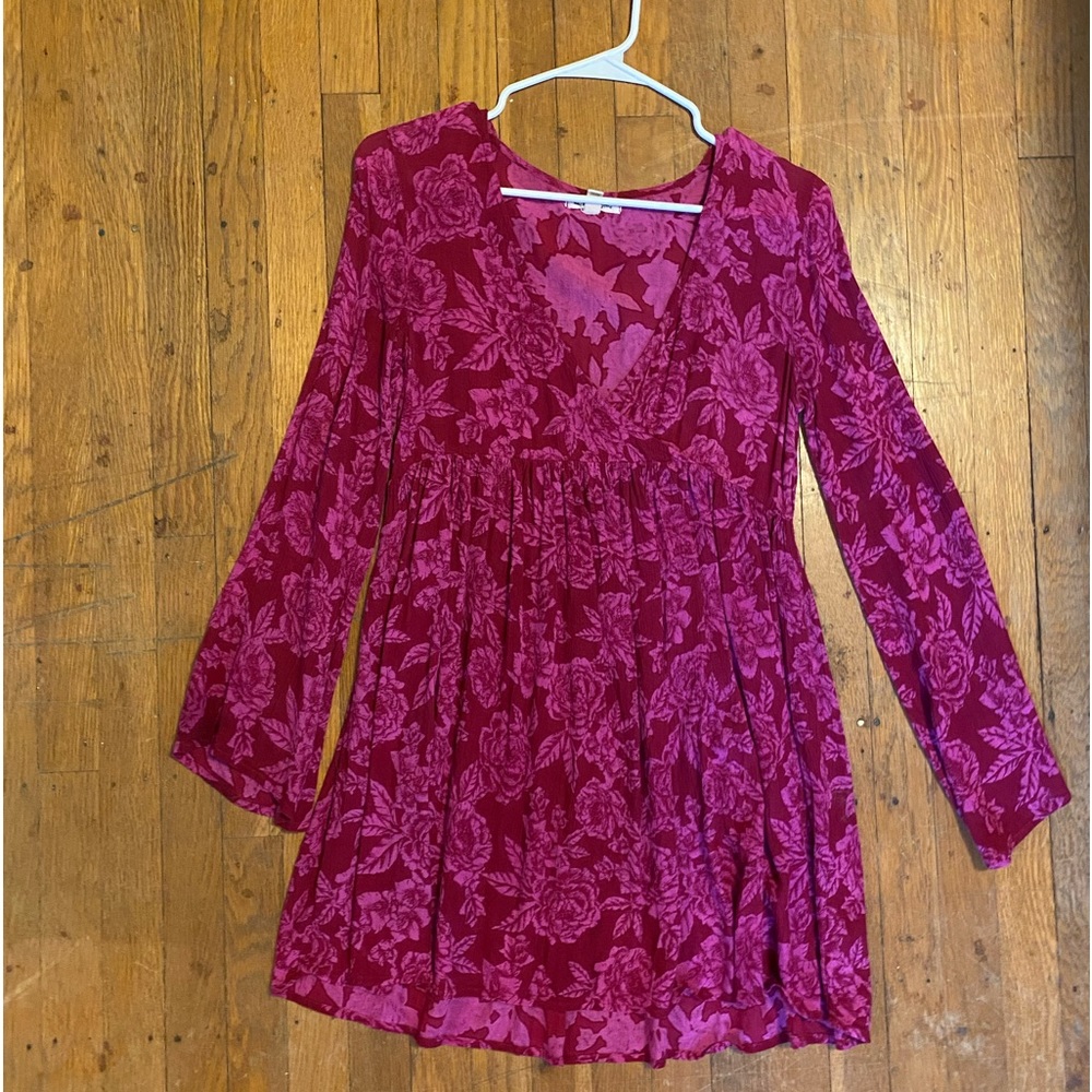 Cute knee above knee length dress, (I’m 5’1).